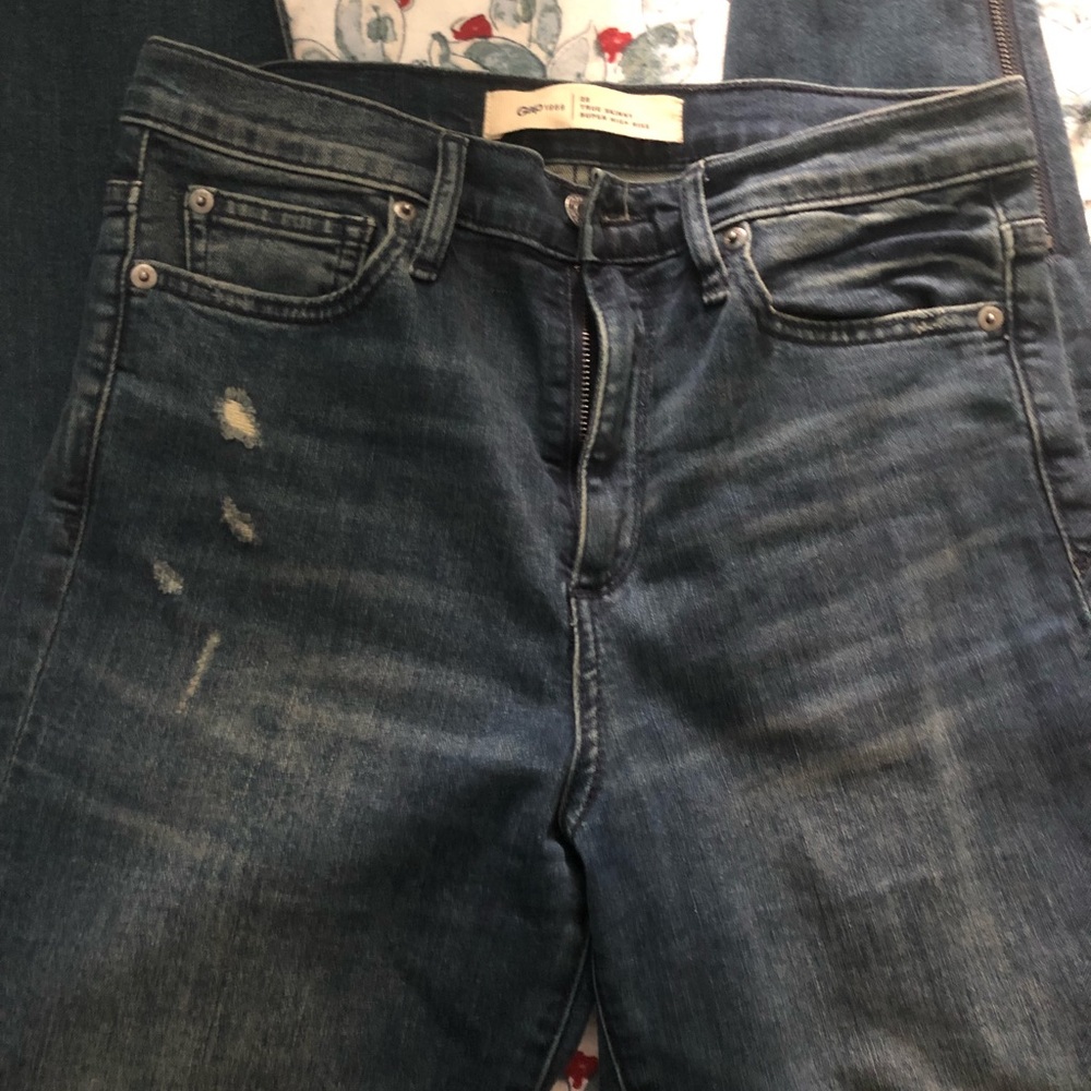 NWT Sz 28 Gap distressed jeans with side zippers
